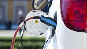 OMV Petrom extinde reţeaua de staţii de reîncărcare pentru maşini electrice în Europa de Sud-Est