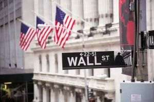 "Şansele ca Moş Crăciun să vină pe Wall Street sunt în creştere"