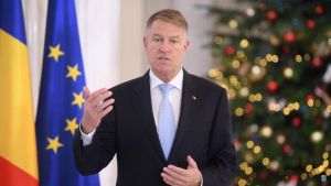 ''Vă mulţumesc pentru sacrificiile făcute, pentru responsabilitatea şi simţul civic deosebit de care aţi dat dovadă şi în acest an dificil''