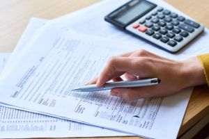 "Nu există niciun fel de discuţie despre creşterea taxelor pentru 2022, altele decât cele programate"
