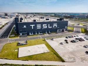 Tesla a avut cea mai mare creştere pe bursă