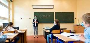 Mii de şcoli din SUA şi-au amânat reluarea cursurilor în clase din cauza variantei Omicron 