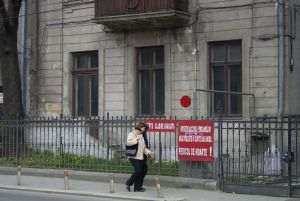 Consolidarea clădirilor cu risc seismic- pe bani publici, dar cu interdicţii de vânzare