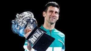 Novak Djokovic obţine o suspendare a expulzării sale din Australia