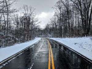 CNAIR nu exclude închiderea drumurilor, pe fondul unor fenomene meteo extreme
