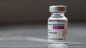 AstraZeneca susţine că doza "booster" a vaccinului său anti-Covid creşte numărul anticorpilor împotriva variantei Omicron