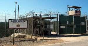 SUA aprobă eliberarea altor cinci deţinuţi de la Guantanamo