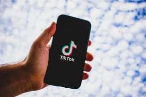 Venituri de aproape 58 de miliarde de dolari pentru proprietarul TikTok, în 2021
