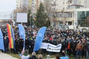 Miting de protest al sindicatelor din industria aluminiului, la Guvern