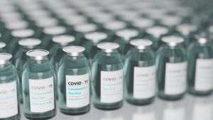 Administrarea mai multor doze booster de vaccin anti-COVID-19 la intervale scurte este nesustenabilă