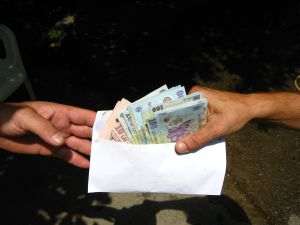 Ne menţinem în topul ţărilor corupte din Uniunea Europeană