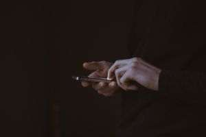 Telefoanele inteligente, atacate cu ajutorul SMS-urilor
