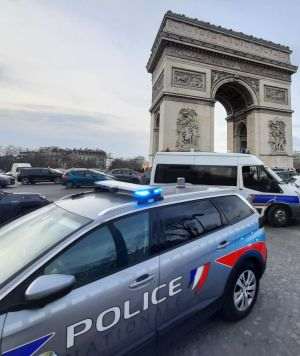 Convoiul Libertăţii nu a reuşit să blocheze capitala Franţei