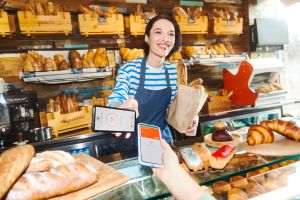 ING Bank România a lansat ING SoftPOS, aplicaţia care permite oricărui comerciant să renunţe la POS şi să încaseze plăţi cu telefonul mobil