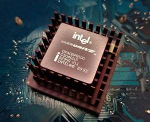 Intel cumpără producătorul israelian de cipuri Tower Semiconductor