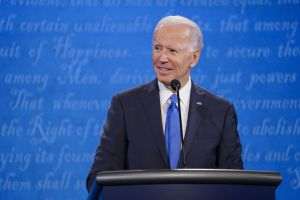 Joe Biden anunţă o nouă iniţiativă prin care cetăţenii vor primi medicamente gratuite