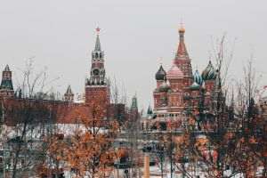 Rusia a aprobat primul pas spre naţionalizarea activelor companiilor străine care părăsesc ţara