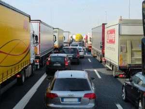 Transportatorii vor protesta în toată ţara