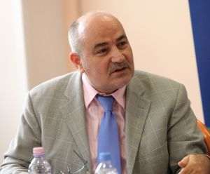 Adrian Mitroi, profesor de finanţe comportamentale