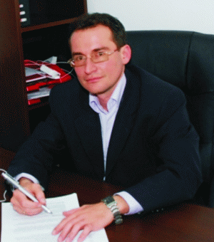 Domnul dr. Adrian Stănescu, preşedintele "Oxxygene Med Plus" SRL.