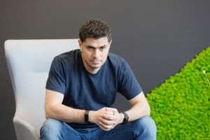 FLOWX.AI se alătură UiPath pentru automatizarea experienţelor digitale