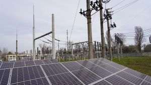 E-Distribuţie a investit circa 500.000 de euro pentru instalarea de panouri fotovoltaice în trei staţii