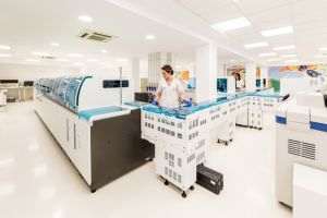  Laboratorul Central REGINA MARIA este acreditat RENAR şi utilizează inteligenţa artificială
