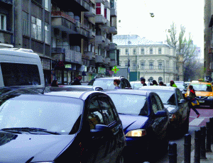 Intermediarii de asigurări vor să poată câştiga şi din piaţa RCA