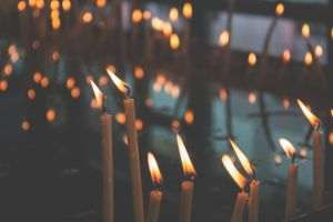 Sfânta Lumină de la Ierusalim ajunge astăzi în România