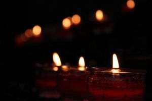 Sfânta Lumină de la Ierusalim a ajuns în România