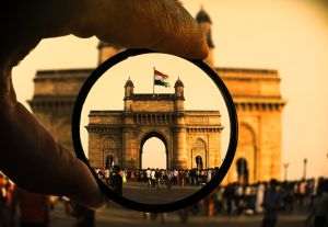 UE şi SUA intenţionează să întrerupă comerţul Indiei cu Rusia