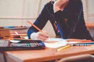 Elevii, deranjaţi de un proiect de lege pe care îl consideră discriminatoriu