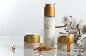 Află cum poţi avea un ten spectaculos cu produsele româneşti de lux INFINITUM şi INFINITUM by Romaniţa Iovan