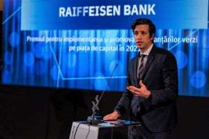 Raiffeisen Bank îşi prezintă Raportul pentru obligaţiunile verzi emise în 2021 şi lanseaza Cadrul pentru Obligaţiunile Sustenabile 
