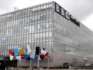 Marea Britanie demarează o evaluare a BBC în cadrul personalului