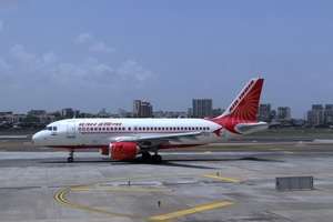 Un atac cibernetic asupra SpiceJet a blocat sute de pasageri la bordul unor avioane 