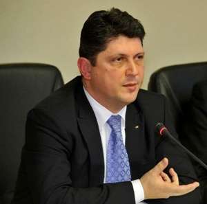 "Instituţiile statului român au fost lipsite de profesionalism şi slabe"