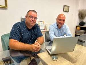 Robert Hordei, Broker Francizat AVBS Credit şi Valentin Anghel