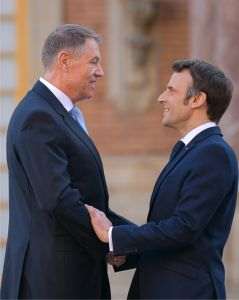 Emmanuel Macron - în România şi Moldova, prins între deciziile europene şi scrutinul parlamentar din Franţa