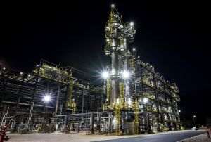 OMV Petrom va începe producţia de combustibil sustenabil pentru aviaţie la Petrobrazi
