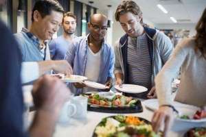 Majorarea TVA la 9% pentru catering şi alimentaţie publică, propusă în cadrul şedinţei de BPN al PSD