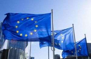 UE prelungeşte reglementările privind Roaming la tarifele naţionale până în 2032
