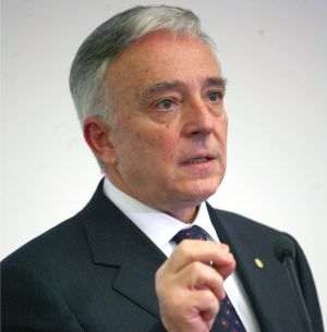 "Când vom vedea primele semne că inflaţia coboară, probabil vom reduce pasul de creştere a dobânzii cheie"