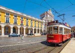 OPSFPR şi sindicatele din domeniul transportului feroviar cer acordarea unor facilităţi pentru operatori