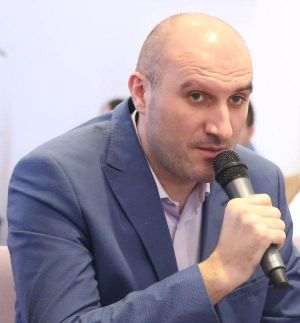 "Reţeaua de termoficare a Bucureştiului înseamnă 1.000 de kilometri de conductă primară, care nu se poate schimba prin magie"