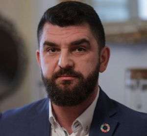 Dragoş Tuţă
