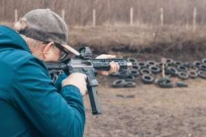 Camera Reprezentanţilor din SUA adoptă interzicerea puştilor de asalt