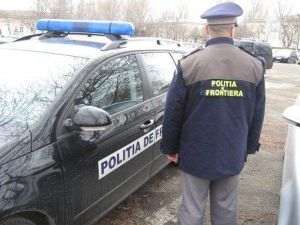 Fost poliţist de frontieră, trimis în judecată după ce ar fi ajutat peste 140 de migranţi să trecă ilegal graniţa
