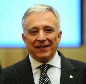 "În trimestrul II din 2024 vom ajunge cu inflaţia în zona ţintită dacă se vor ridica plafonările la energie"