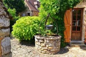 Un sat turistic din sudul Franţei, renumit pentru fântânile sale, afectat de penuria de apă